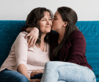 Madre e hija adultas